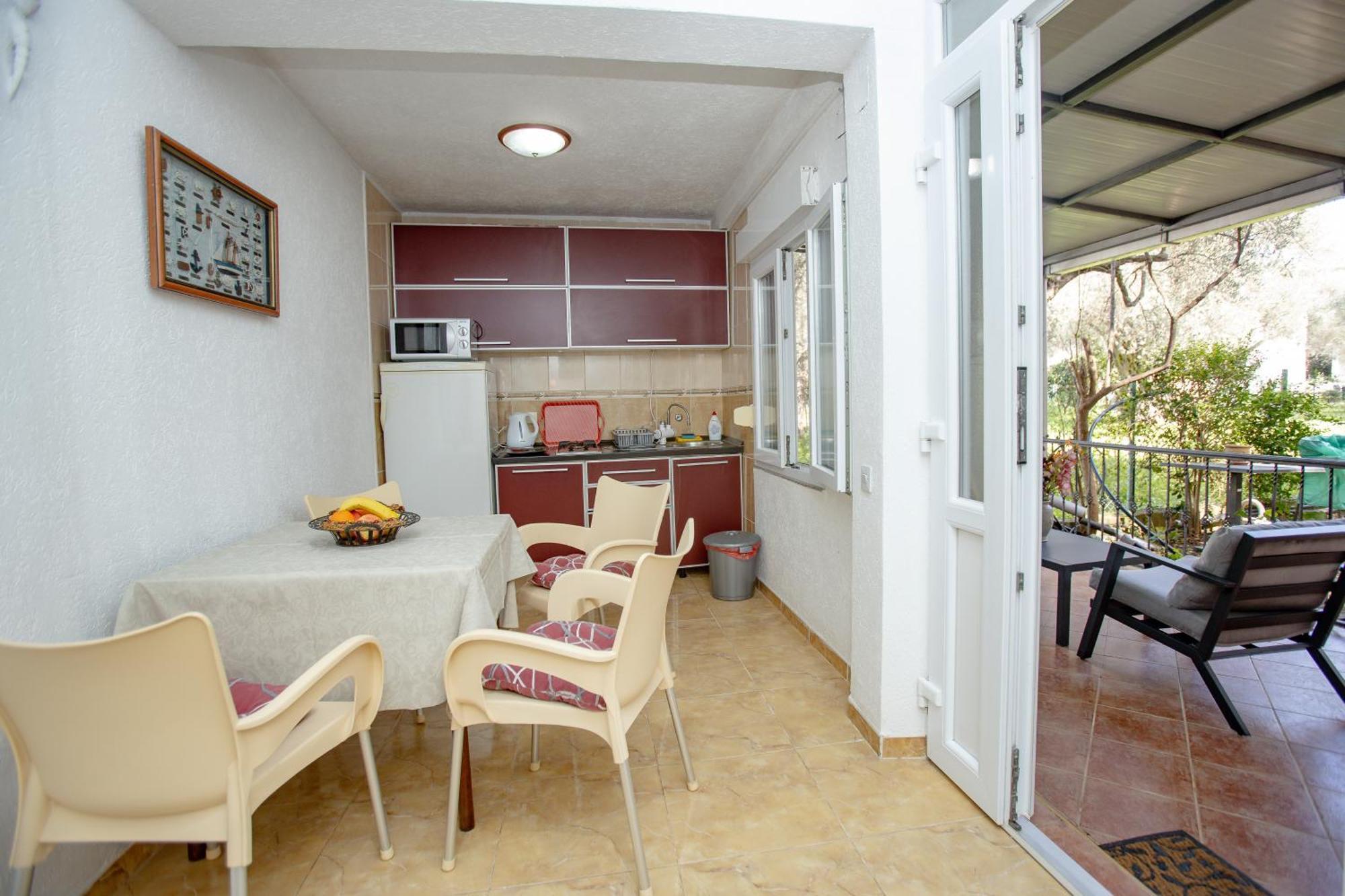 Apartments Oliva Utjeha Bagian luar foto