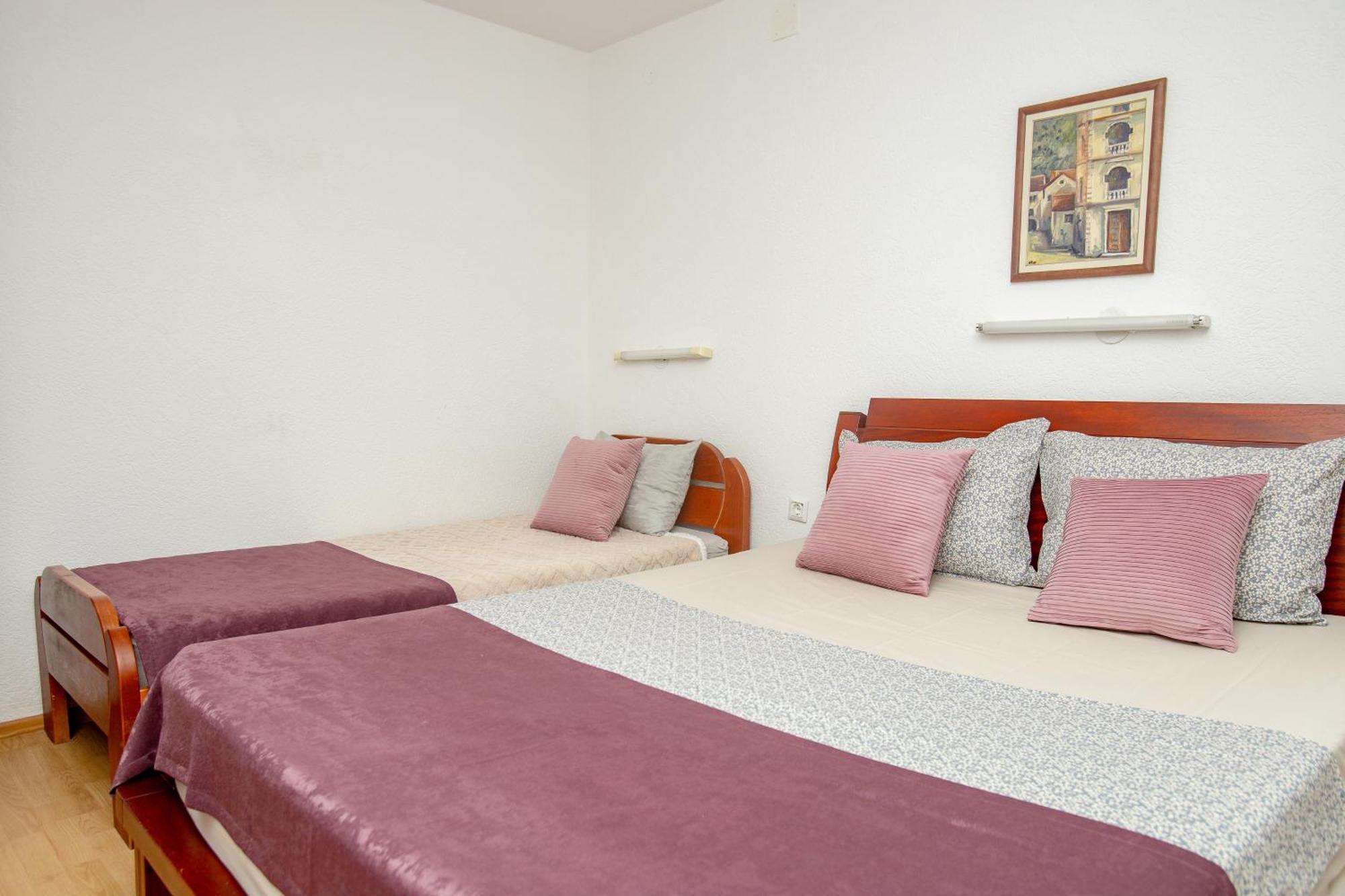 Apartments Oliva Utjeha Bagian luar foto