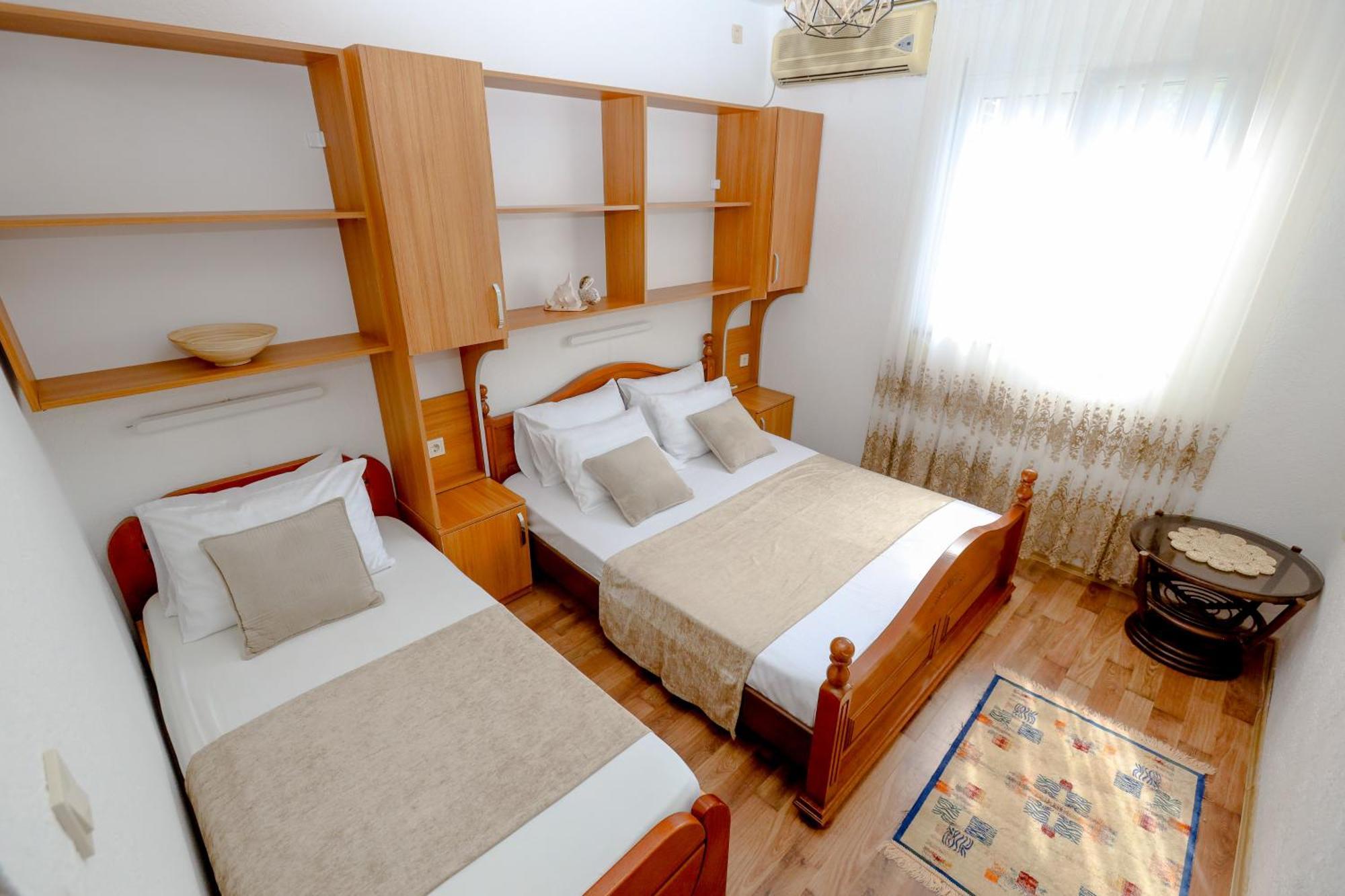 Apartments Oliva Utjeha Bagian luar foto